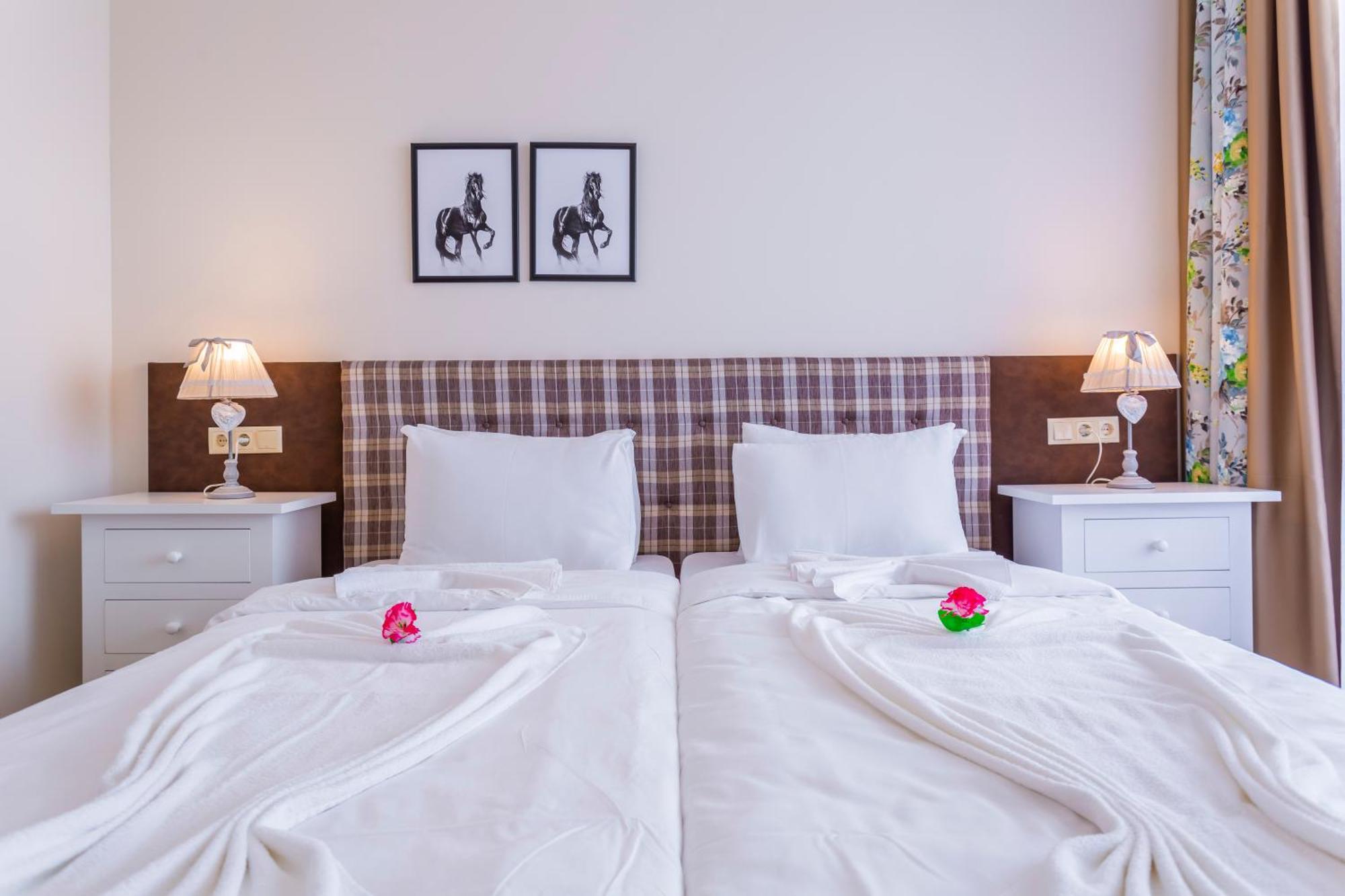 Gardenia Beach Palace Aparthotel Pomorie Exterior foto